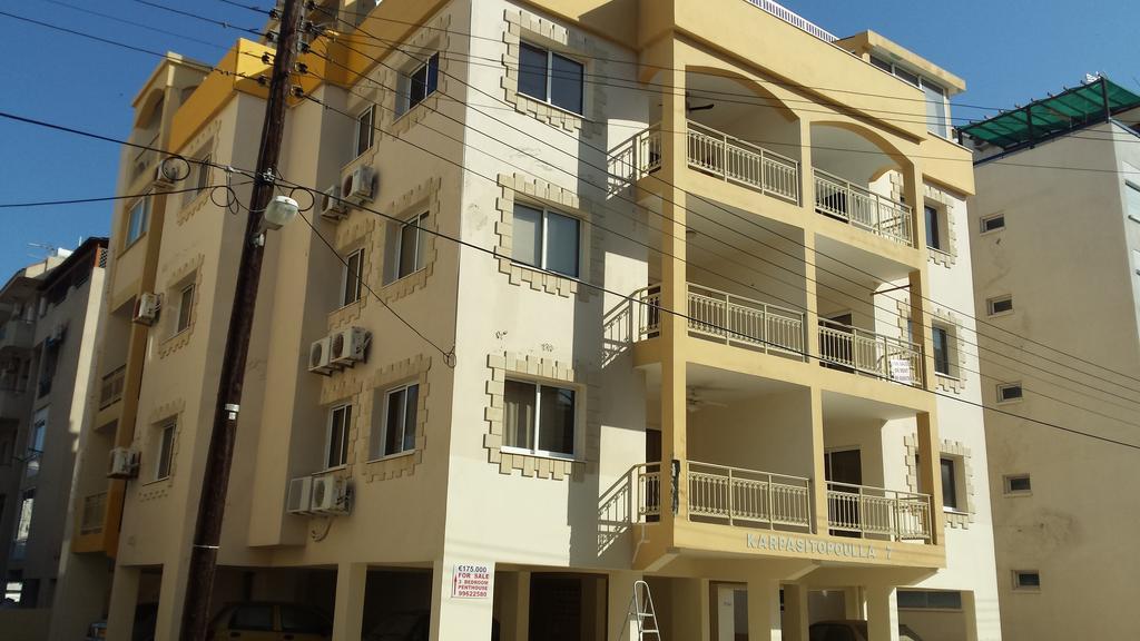 Panikos Beach Apartment I Larnaca Extérieur photo