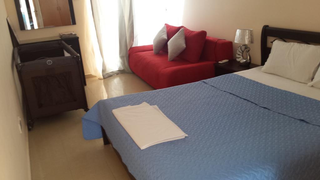 Panikos Beach Apartment I Larnaca Extérieur photo
